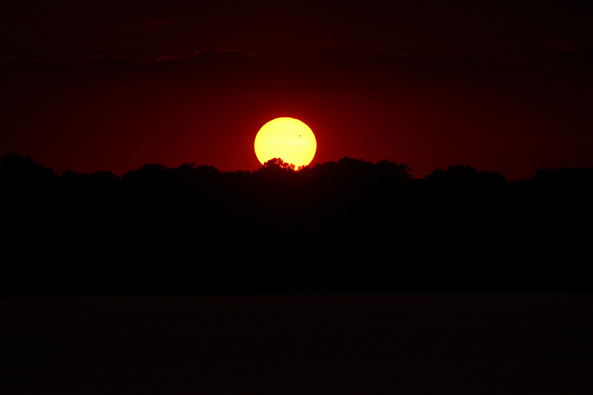 Observing the Venus Transit at the Evansville Museum 06/05/2012