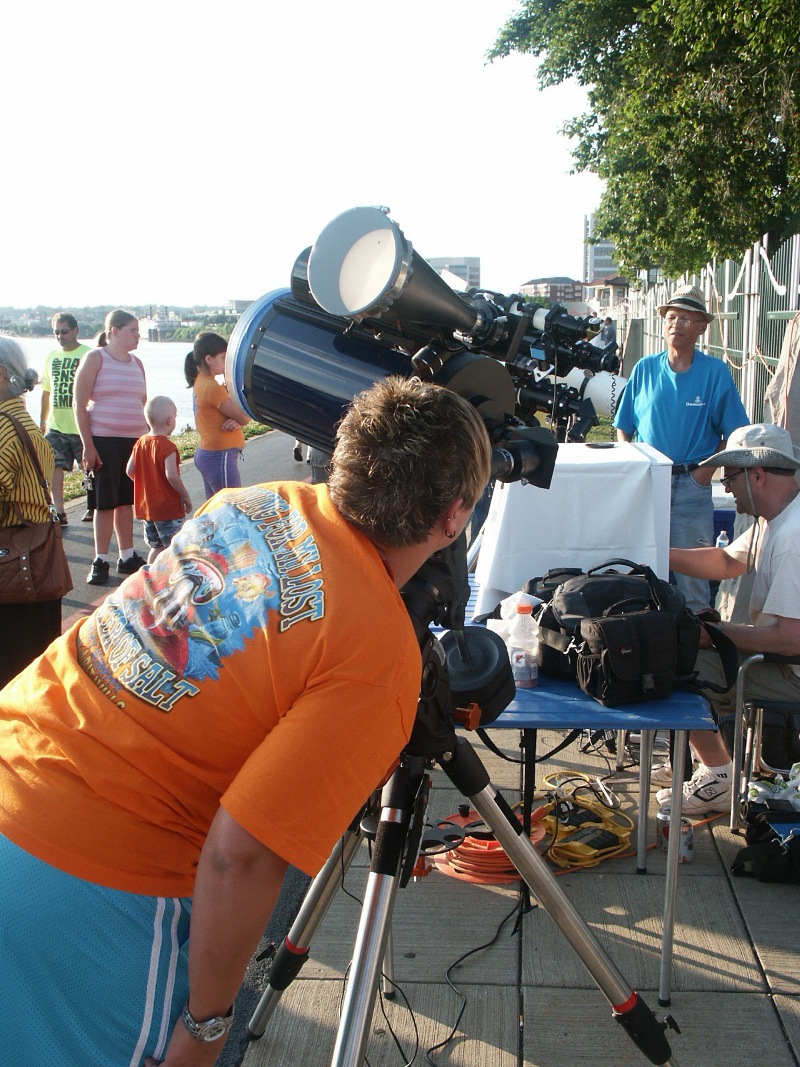 Observing the Venus Transit at the Evansville Museum 06/05/2012